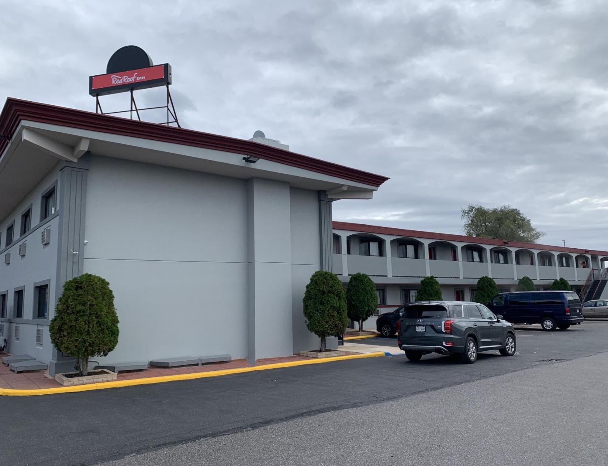 Red Roof Inn Copiague Esterno foto